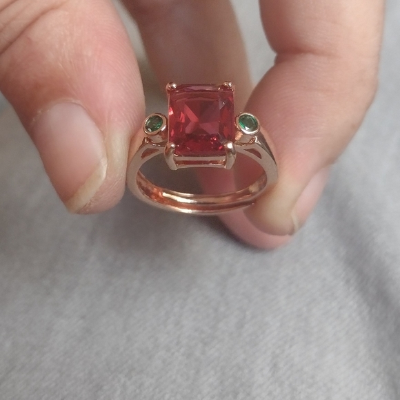 4CT Rhodolite + Chrome Diopside in Rose Gold/925-Silver Ring - Picture 3 of 10